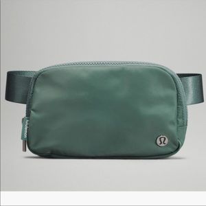 *NWT* Tidewater teal everywhere belt bag